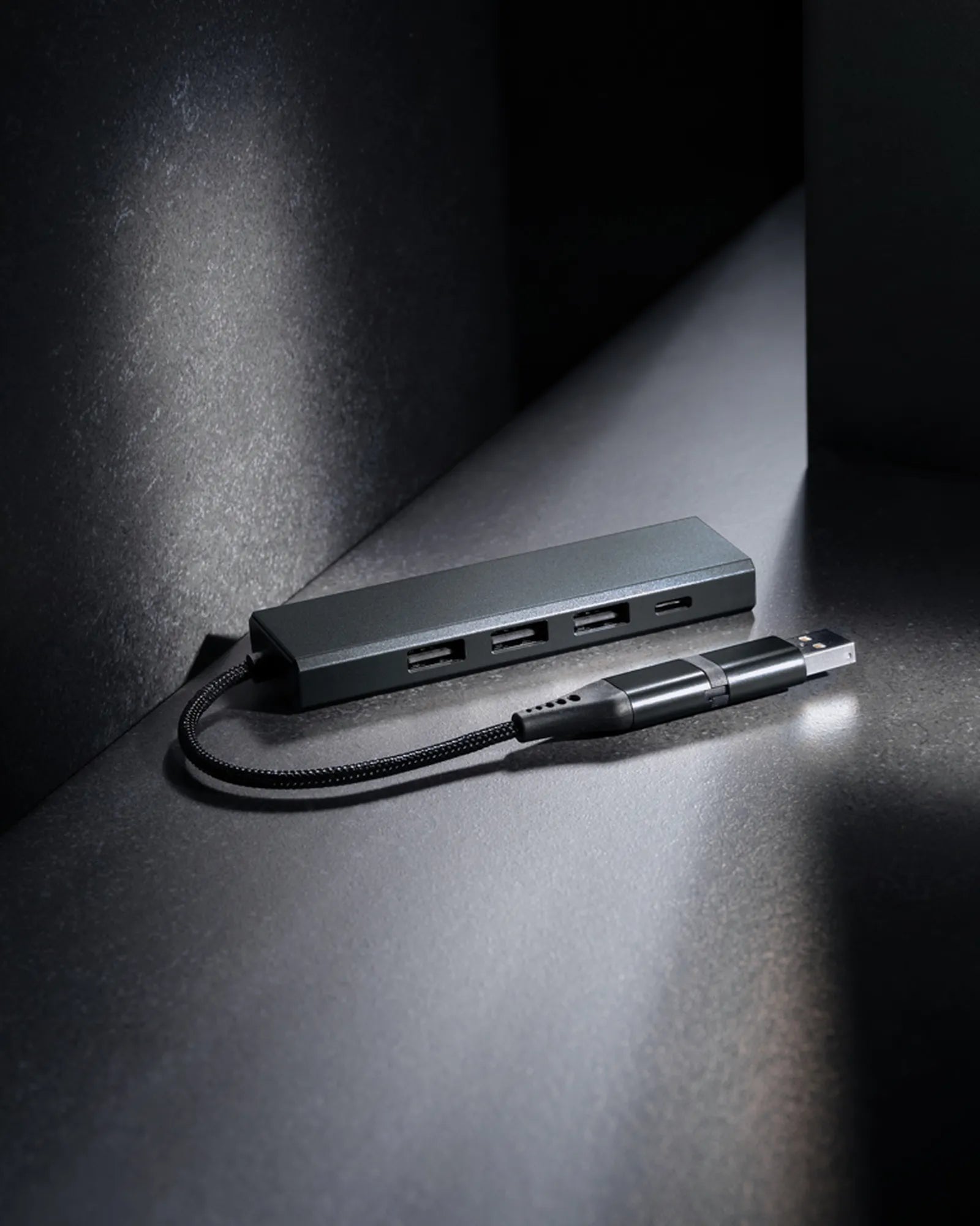 Promotional recycled aluminum USB hub with 3 ports - 4