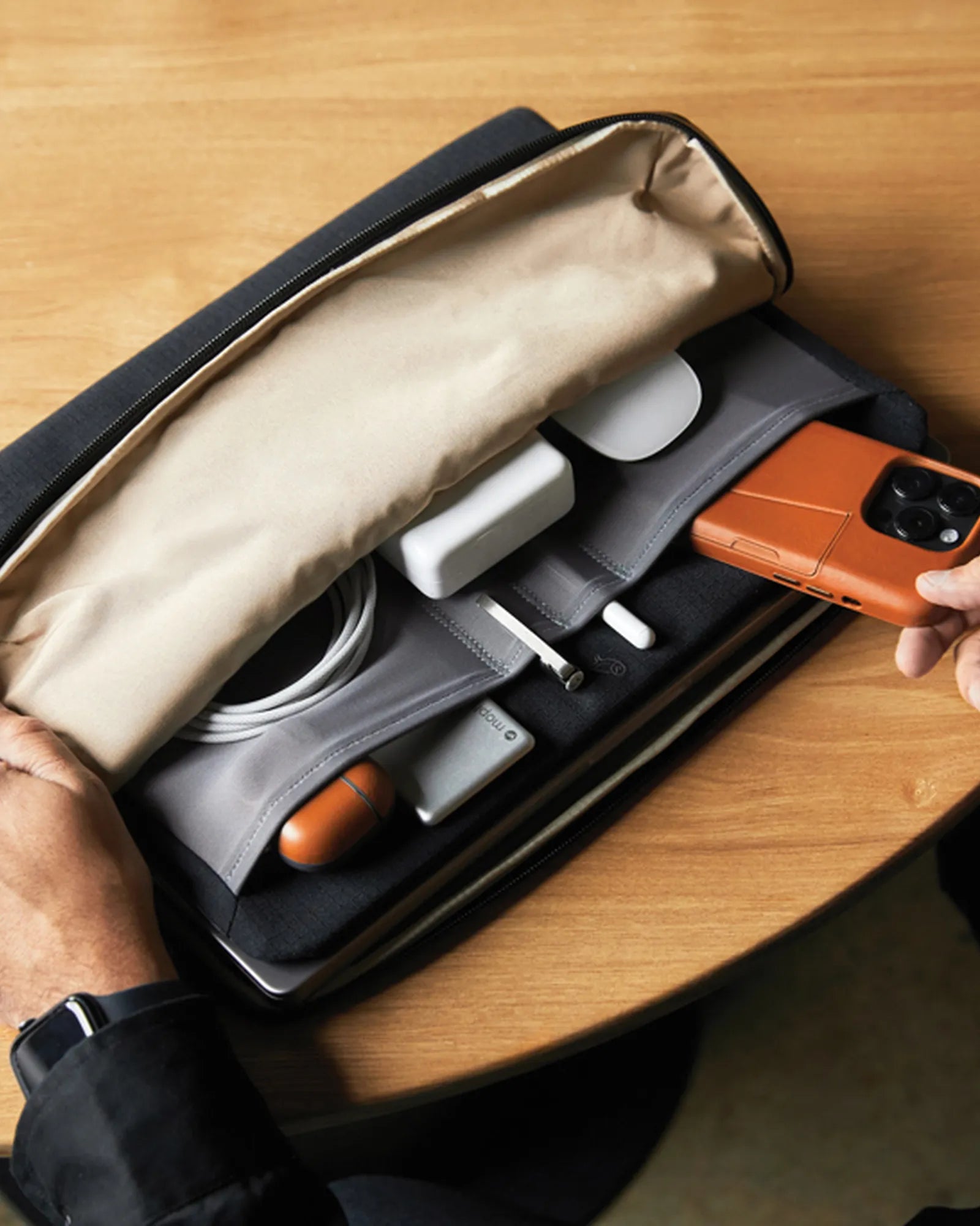 Custom rPET laptop sleeve Bellroy Caddy 16" - 9