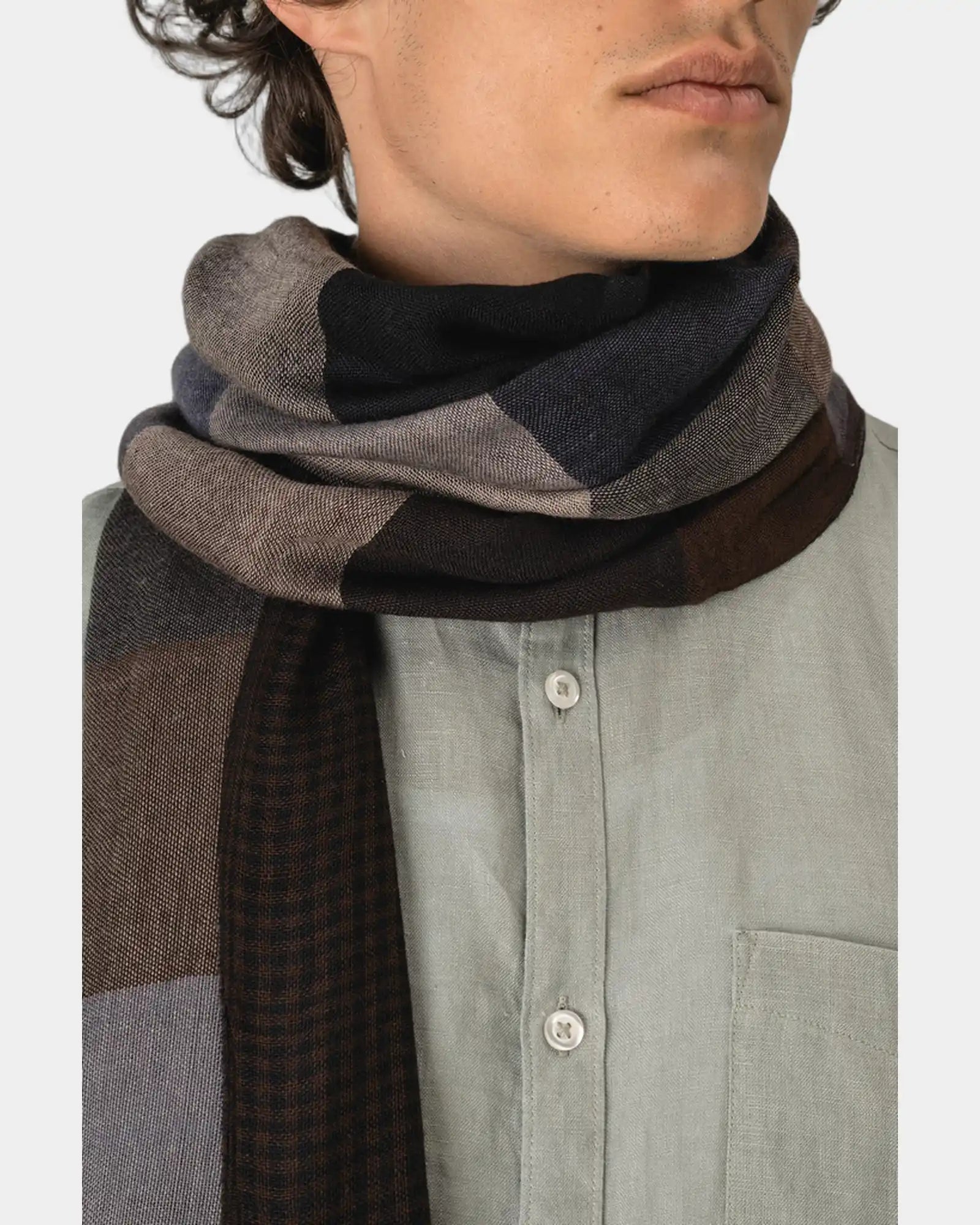 Custom reversible viscose scarf with fringe detail - 2