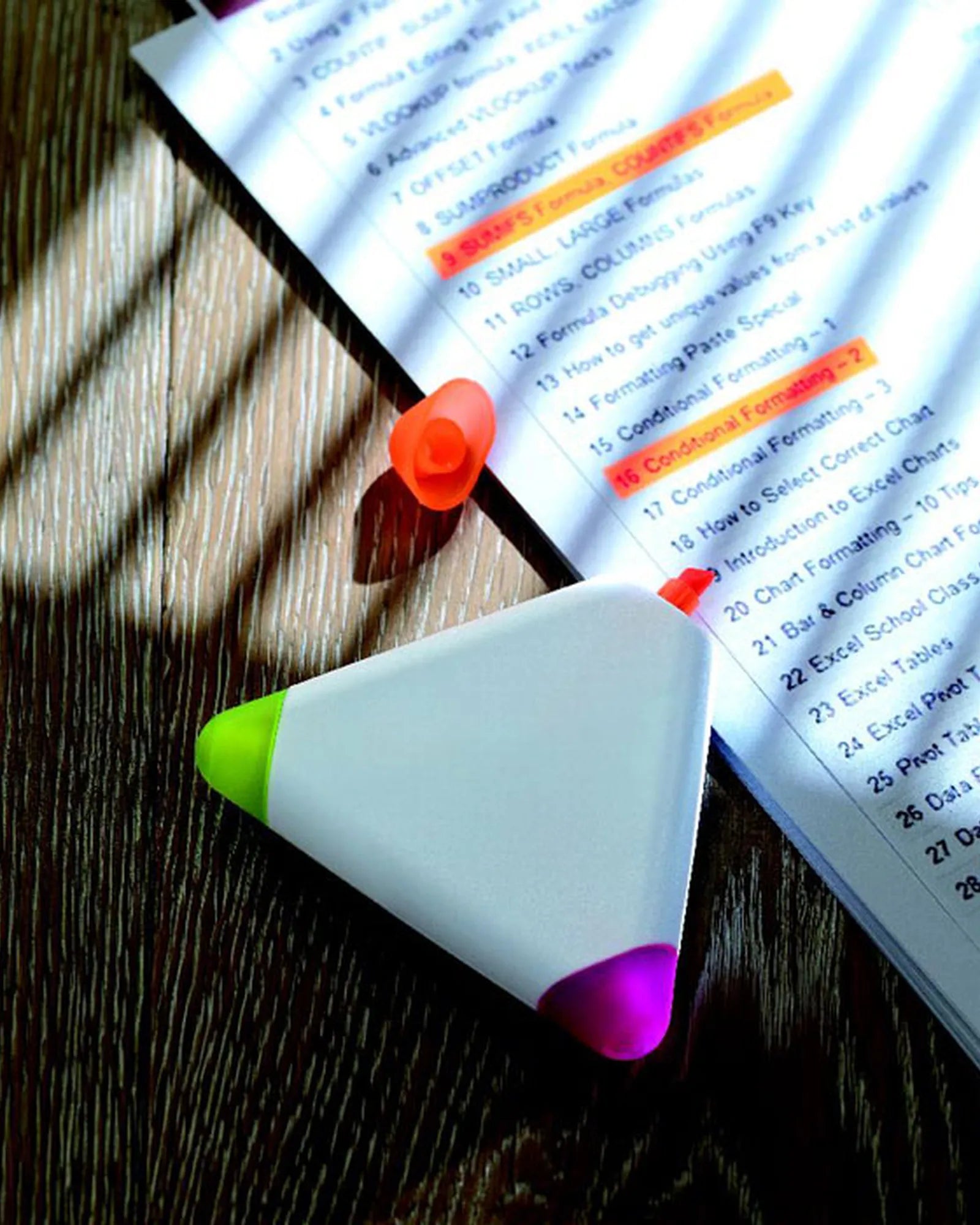 Custom triangular 3-color ABS highlighter set - 2