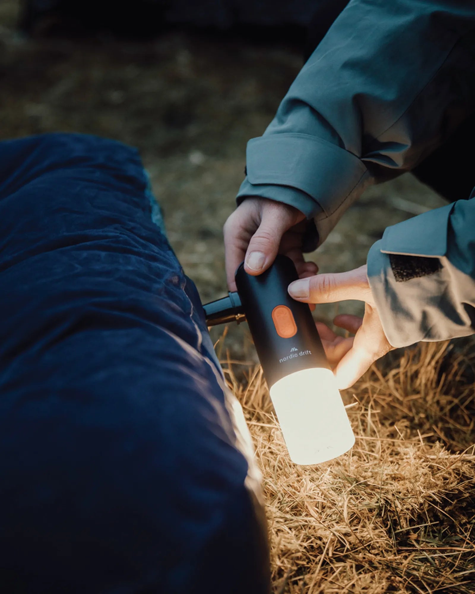 Promotional camping lamp with air pump - 6
