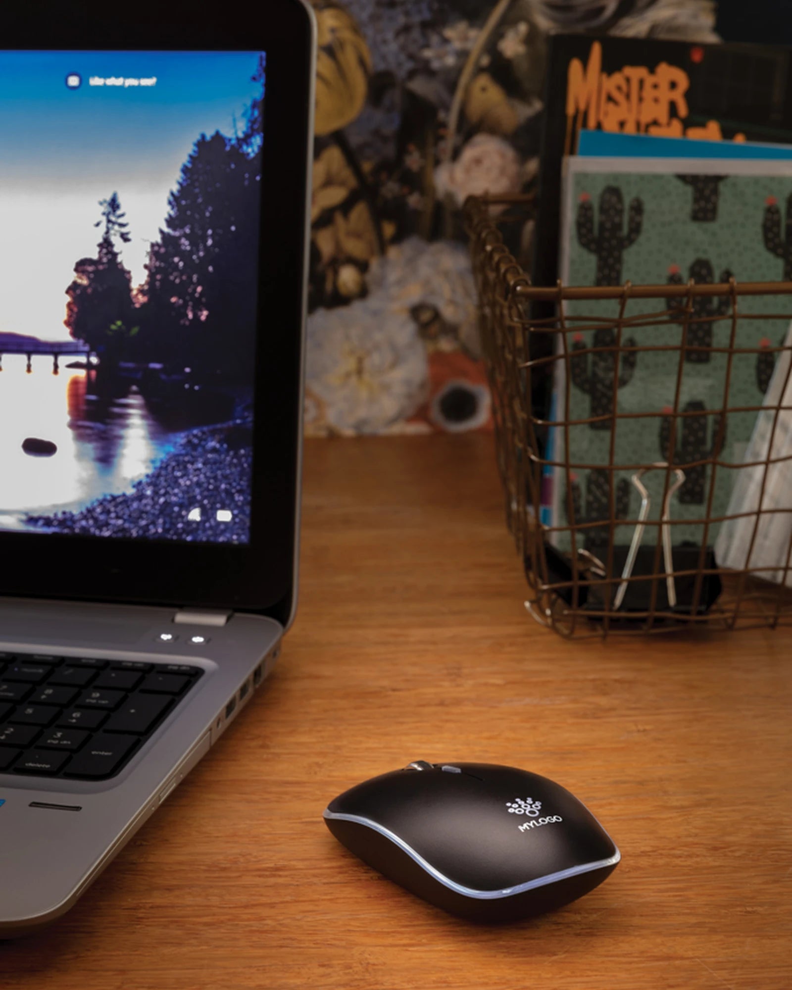 Custom wireless mouse with logo engraving - 1