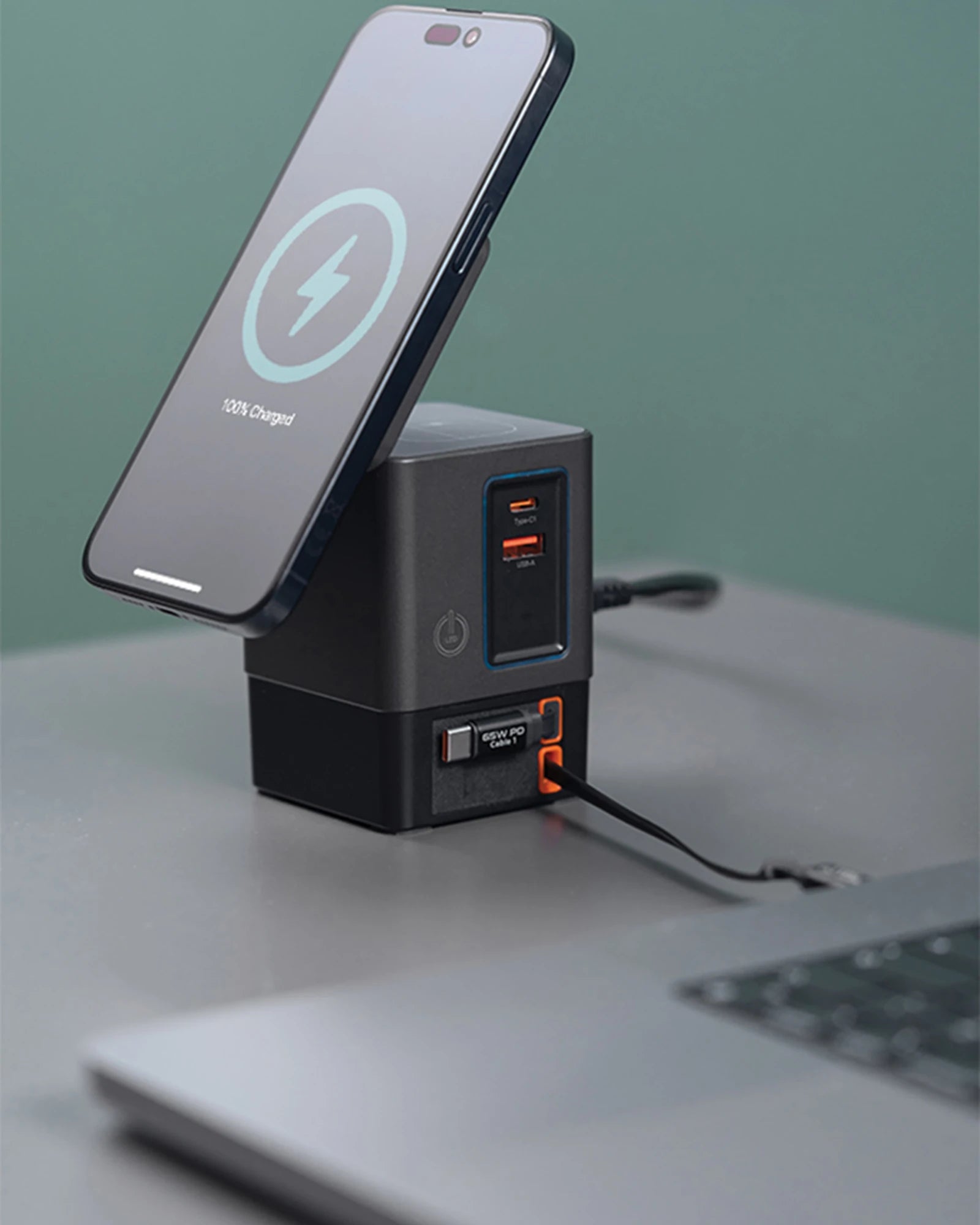 Custom eco-friendly 105W charger Urban Vitamin Sacramento - 3