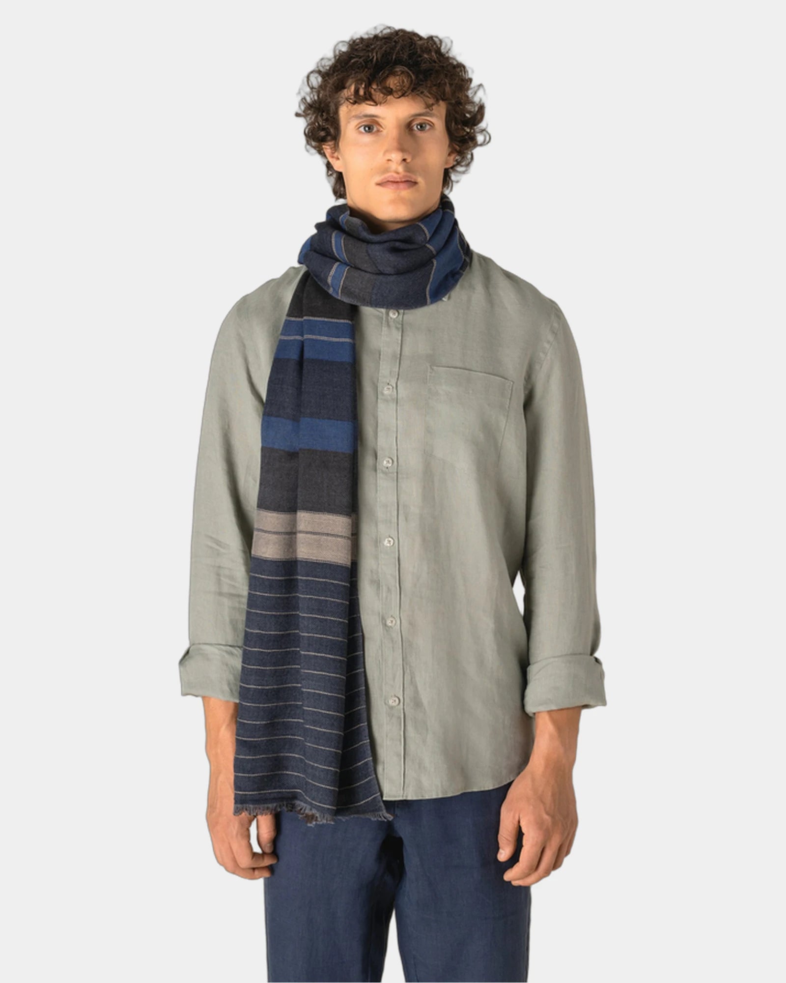 Custom reversible woven scarf with contrast stripes - 1