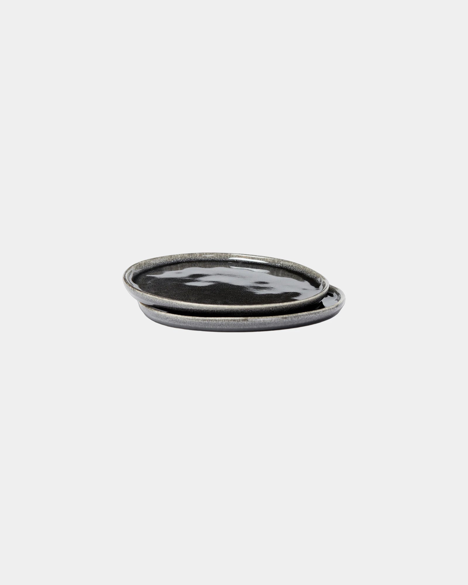 Custom rustic stoneware plates Vinga Nomimono set - Black